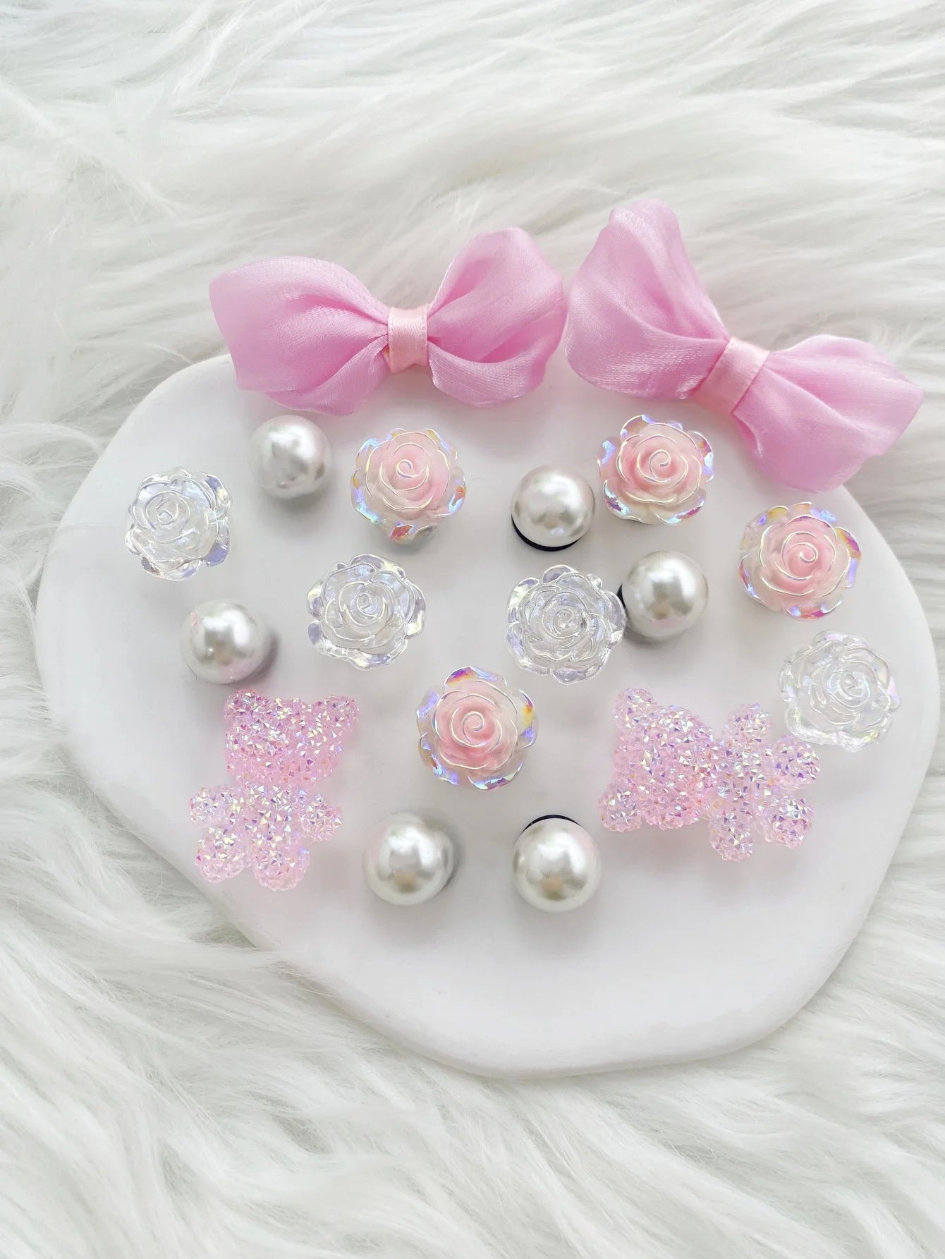 Lot de 18 Charms Rose, Nœuds & Perles ABS – Décorations Sacs de Plage