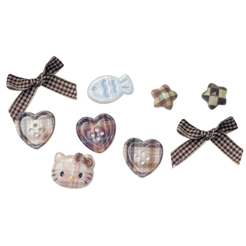 Charms Hello Kitty & Nœuds Carreaux – Set Décorations Sacs à Trous